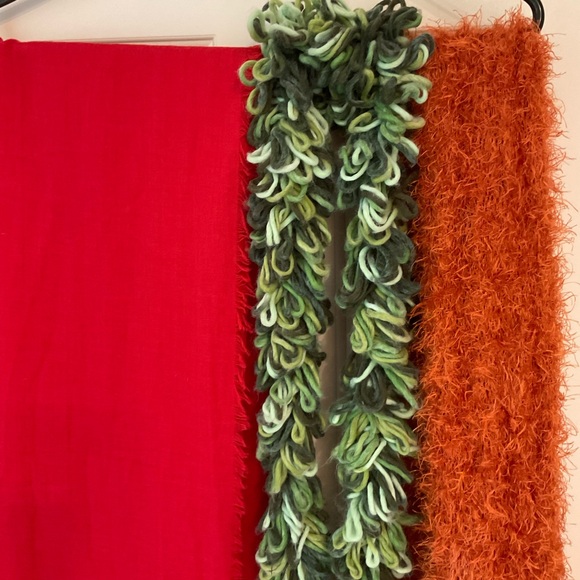 Lot of three scarves, red, orange and green. See measurements in photos. - Picture 3 of 9